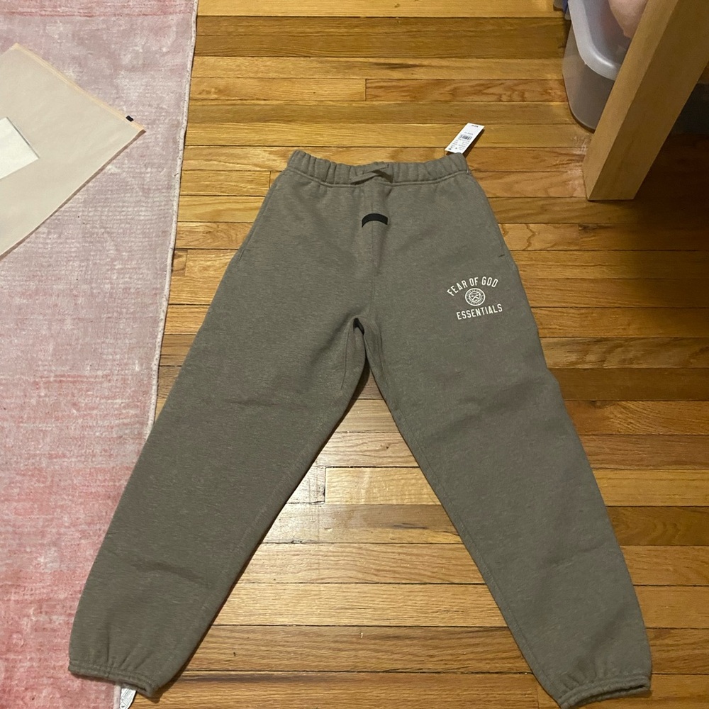 NWT - Fear of God Essentials Kids Sweatpants - size 10 KIDS